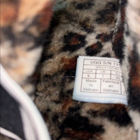 UGG Flufg Yeah Slippers - Picture 7 of 9